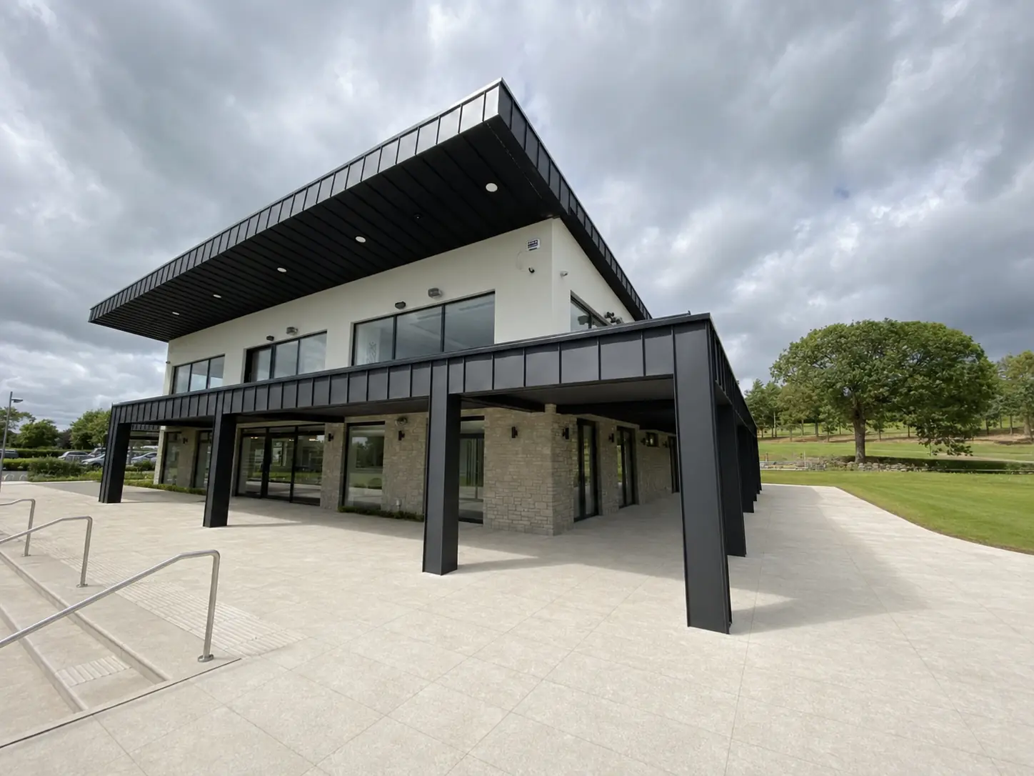 Standing seam façade and canopy cladding by VRE